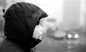 我國全面實(shí)施煤炭消費(fèi)控制，大力發(fā)展可再生資源11